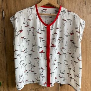 Loose-fit summer blouse in airy fabric with sailsboat prints size M
